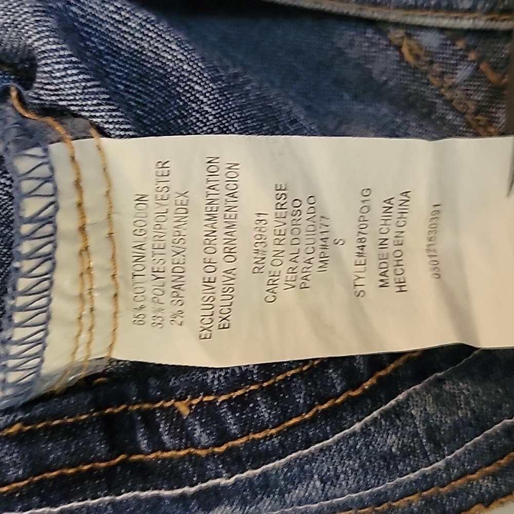Cropped Jean Jacket - Picture 10 of 12